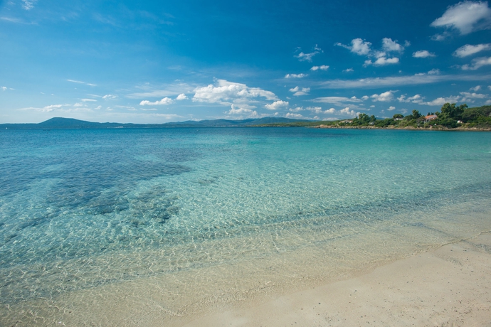 Imagen de los exteriores del Hotel The Pelican Beach Resort and Spa - Adults Only. Foto 12