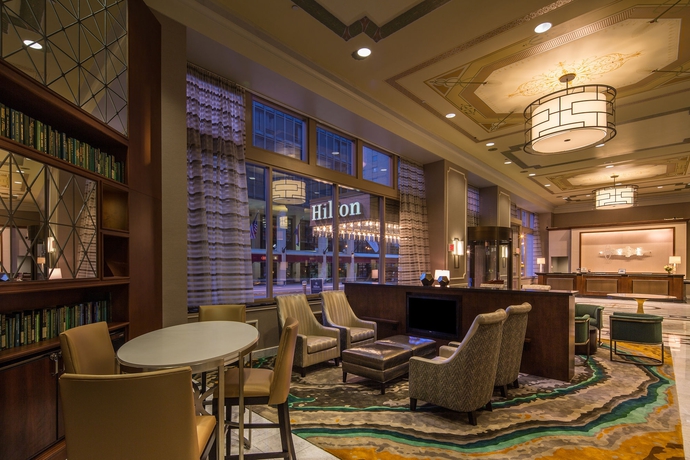 Imagen de los interiores del Hotel The Pennywell St.louis Downtown, A Hilton. Foto 9