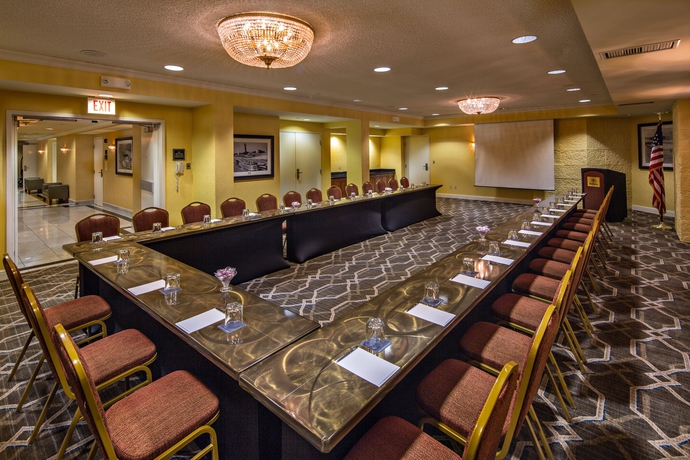 Imagen de los interiores del Hotel The Pennywell St.louis Downtown, A Hilton. Foto 15