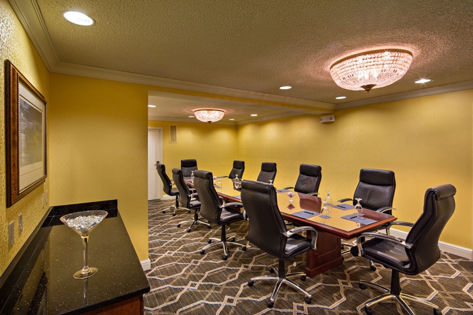 Imagen de los interiores del Hotel The Pennywell St.louis Downtown, A Hilton. Foto 16