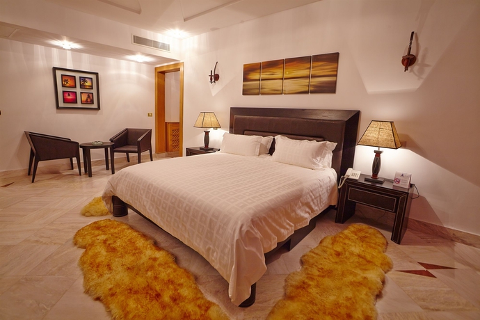 Imagen general del Hotel The Penthouse Suites. Foto 3