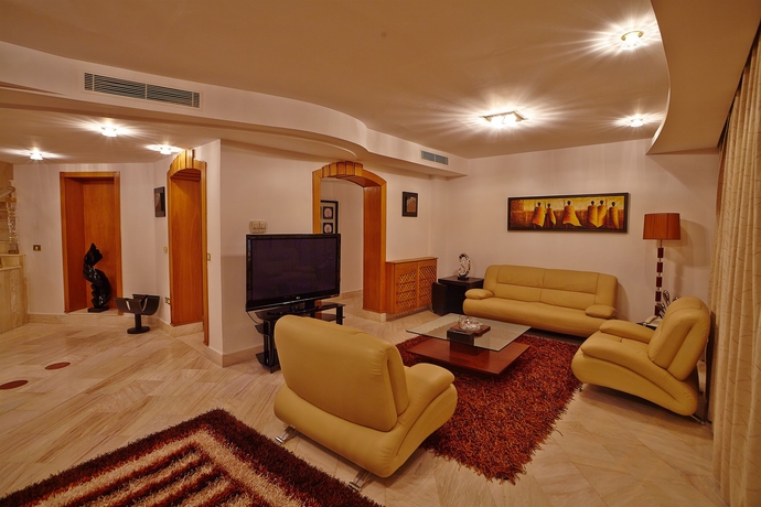 Imagen de los interiores del Hotel The Penthouse Suites. Foto 14