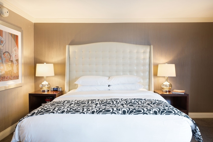 Imagen de la habitación del Hotel The Pfister. Foto 11