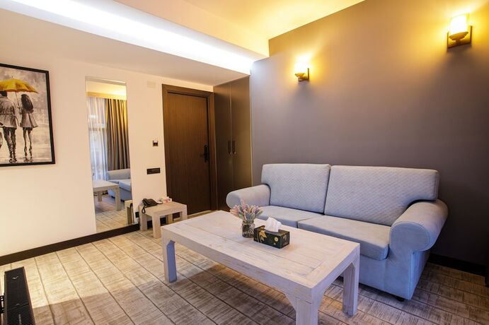 Imagen general del Hotel The Phoenix, Ereván. Foto 14