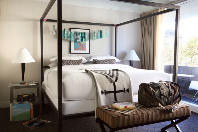 Imagen de los interiores del Hotel The Phoenix, San Francisco. Foto 15