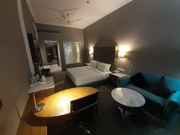 Imagen general del Hotel The Piccadily Chandigarh. Foto 12