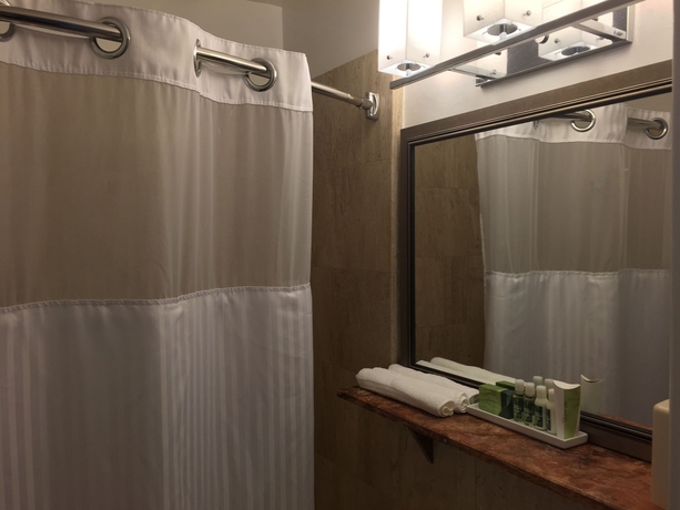 Imagen de la habitación del Hotel The Pickwick. Foto 9