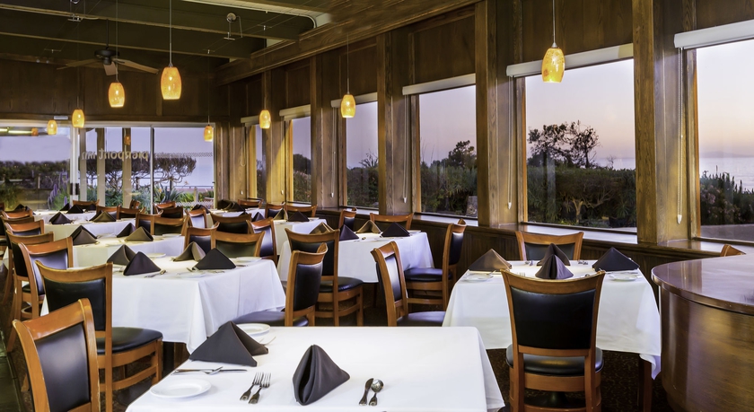 Imagen del bar/restaurante del Hotel The Pierpont Inn. Foto 4