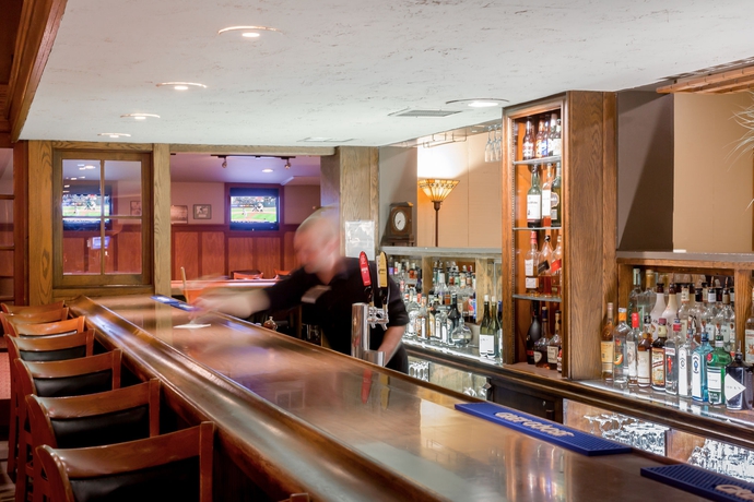 Imagen del bar/restaurante del Hotel The Pierpont Inn. Foto 5