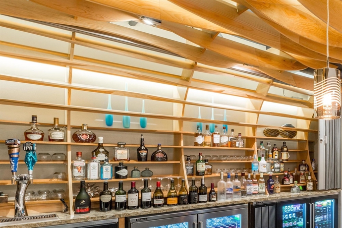 Imagen del bar/restaurante del Hotel The Pierside Hotel Santa Monica. Foto 5