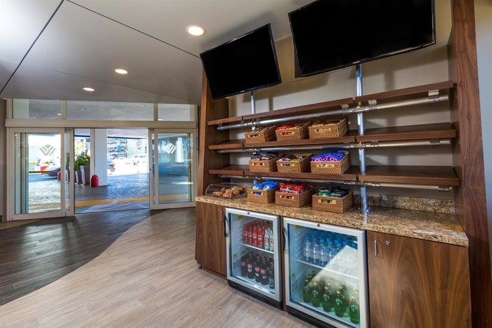 Imagen del bar/restaurante del Hotel The Pierside Hotel Santa Monica. Foto 6