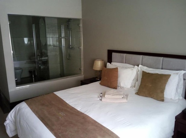 Imagen de la habitación del Hotel The Pillows Suites. Foto 19