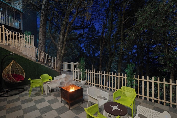 Imagen de los interiores del Hotel The Pine Retreat - Mall Road Dalhousie. Foto 15