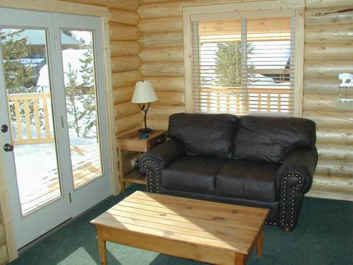 Imagen de la habitación del Hotel The Pines At Island Park. Foto 8
