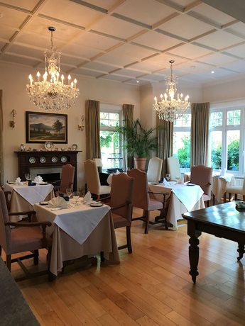 Imagen del bar/restaurante del Hotel The Pines. Foto 2