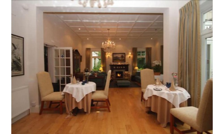 Imagen del bar/restaurante del Hotel The Pines. Foto 3