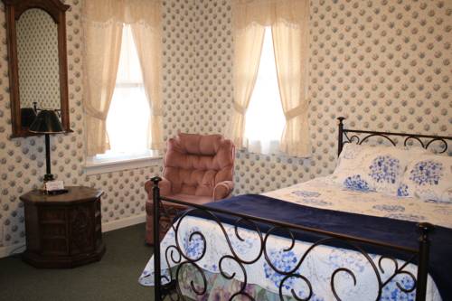 Imagen de la habitación del Hotel The Pines Inn. Foto 5