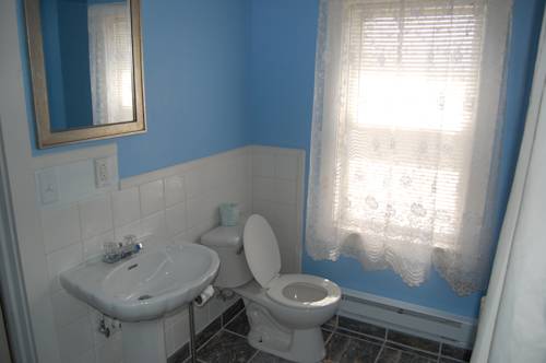 Imagen de la habitación del Hotel The Pines Inn. Foto 11