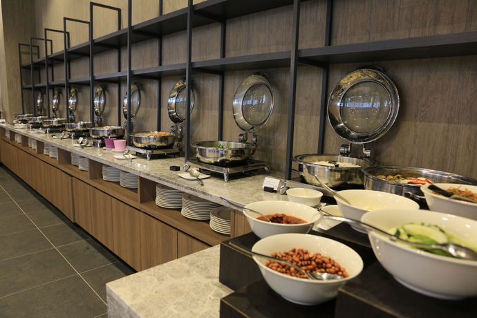 Imagen del bar/restaurante del Hotel The Pines Melaka. Foto 4