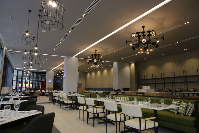 Imagen del bar/restaurante del Hotel The Pines Melaka. Foto 5