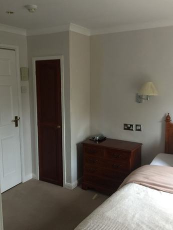 Imagen de la habitación del Hotel The Pines, Slough. Foto 16