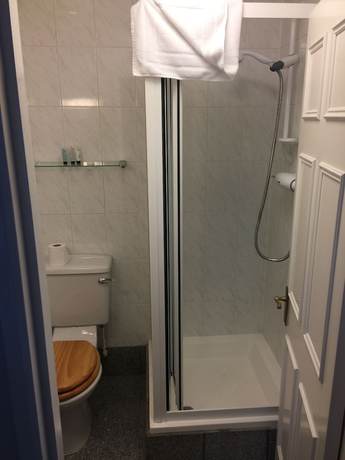 Imagen de la habitación del Hotel The Pines, Slough. Foto 17