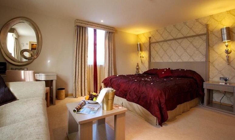 Imagen de la habitación del Hotel The Pinewood. Foto 4