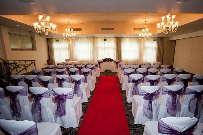 Imagen de los interiores del Hotel The Pinewood. Foto 12