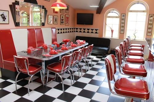 Imagen del bar/restaurante del Hotel The Pitstop. Foto 6