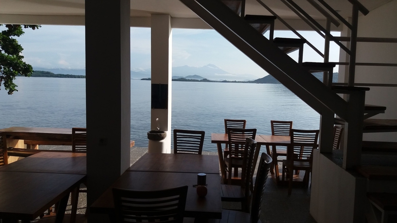 Imagen del bar/restaurante del Hotel The Place Beach Bungalows. Foto 4