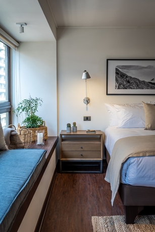 Imagen de la habitación del Hotel The Place, Santiago Centro. Foto 11