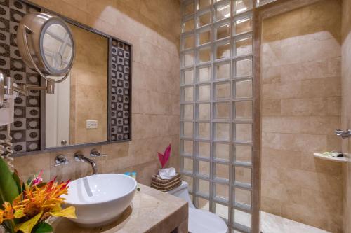 Imagen de la habitación del Hotel The Placencia, A Muy'ono Resort. Foto 5