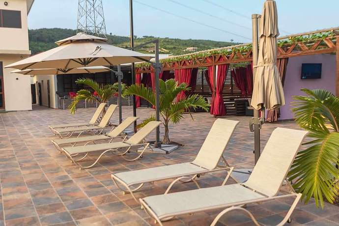 Imagen de la piscina del Hotel The Platinum Bay. Foto 19
