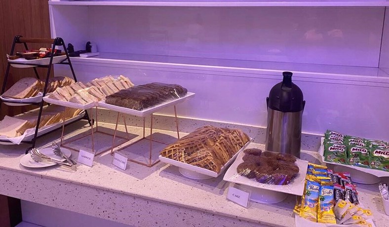 Imagen del bar/restaurante del Hotel The Platinum Bay. Foto 4