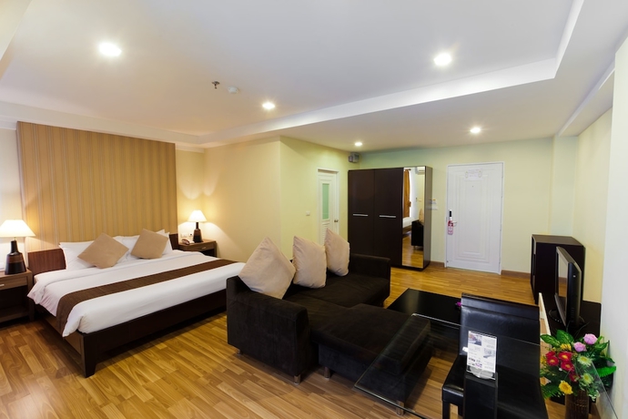 Imagen de la habitación del Hotel The Platinum Suite. Foto 14