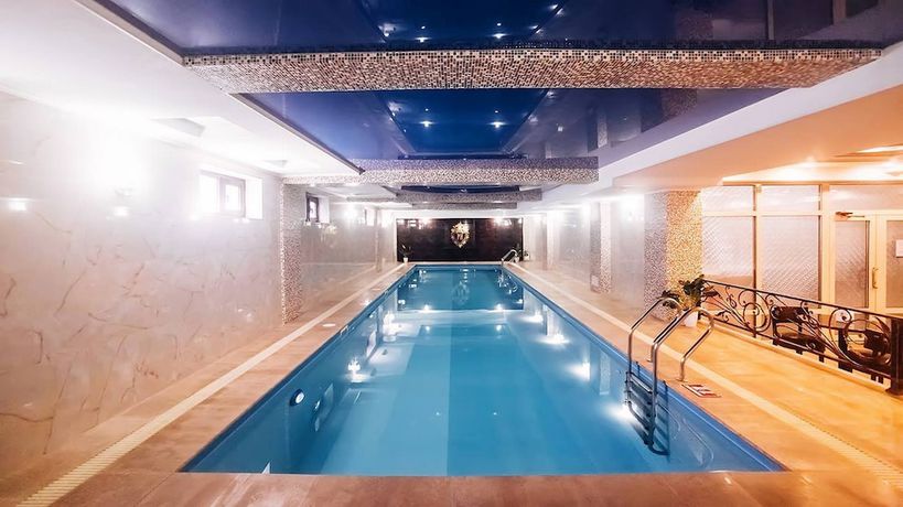 Imagen de la piscina del Hotel The Plaza, Almaty. Foto 20