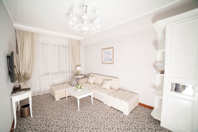 Imagen de la habitación del Hotel The Plaza, Almaty. Foto 16