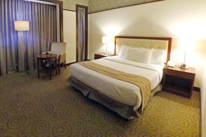 Imagen de la habitación del Hotel The Plaza Balanga City. Foto 8