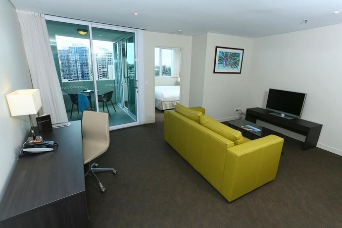 Imagen de la habitación del Hotel The Point Brisbane. Foto 6