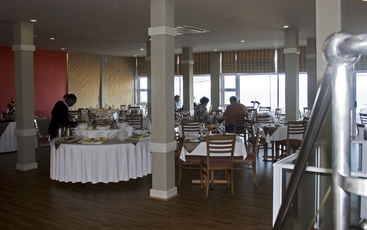 Imagen del bar/restaurante del Hotel The Point and Spa. Foto 2