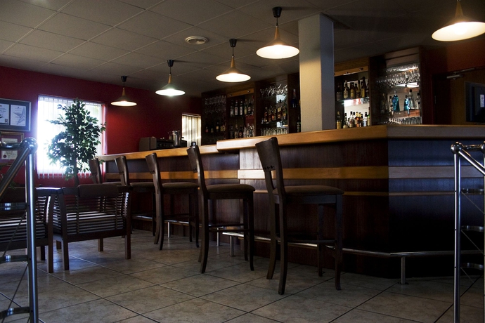 Imagen del bar/restaurante del Hotel The Point and Spa. Foto 3