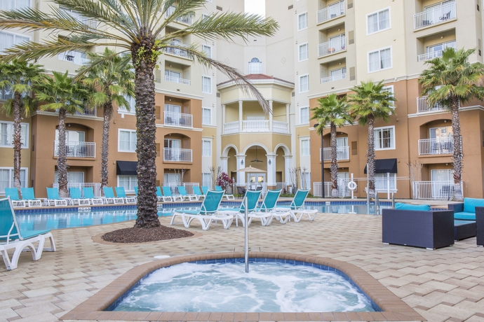 Imagen de los exteriores del Hotel The Point and Suites. Foto 5