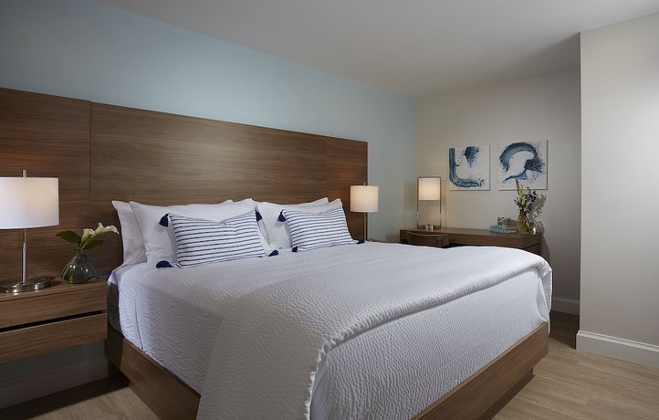 Imagen de la habitación del Hotel The Pointe. Foto 7