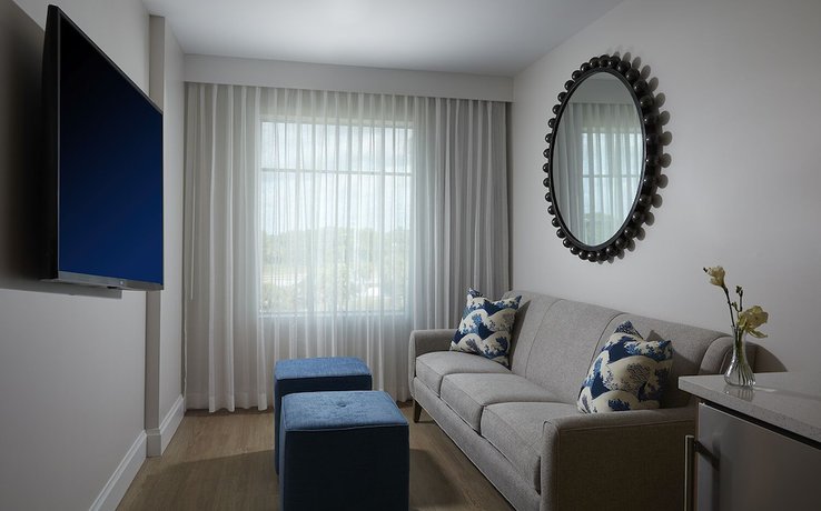 Imagen de la habitación del Hotel The Pointe. Foto 12