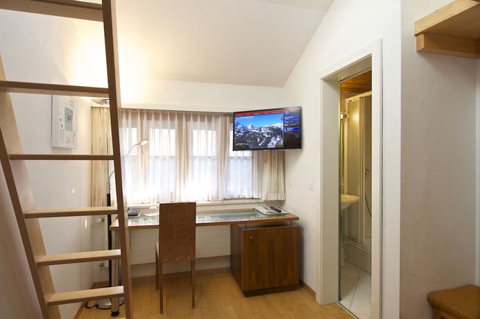 Imagen de la habitación del Hotel The Pollux. Foto 17