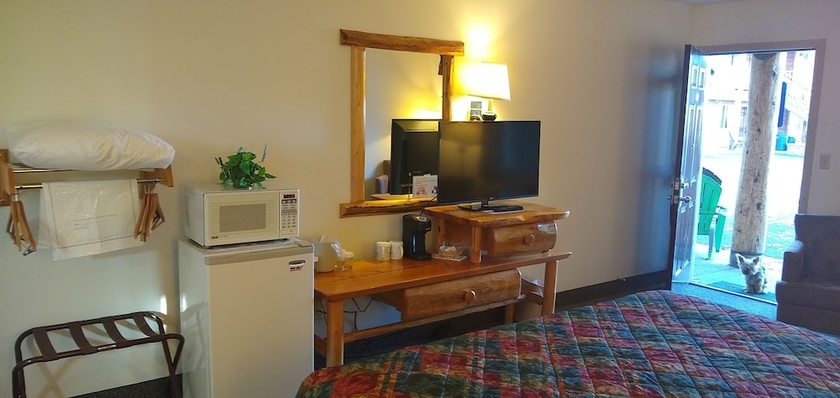 Imagen de la habitación del Hotel The Ponderosa Motel. Foto 16
