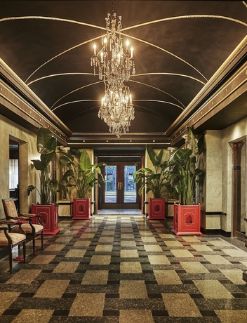 Imagen de los interiores del Hotel The Pontchartrain. Foto 14