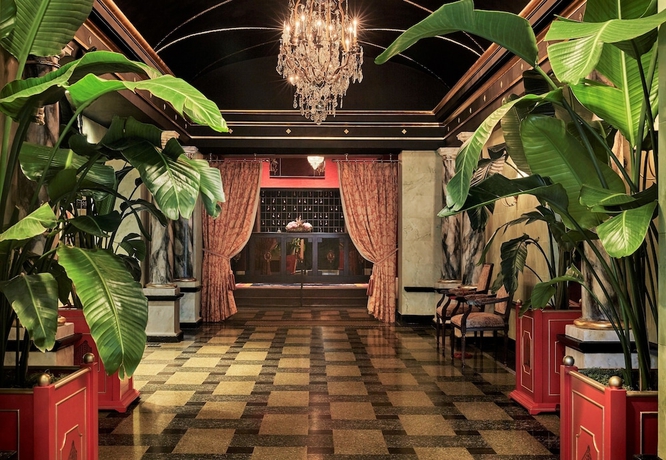 Imagen de los interiores del Hotel The Pontchartrain. Foto 15