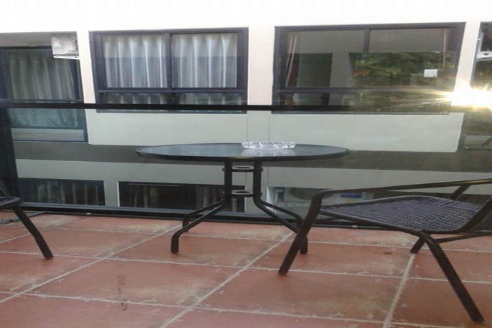 Imagen de la piscina del Hotel The Pool Resort. Foto 18