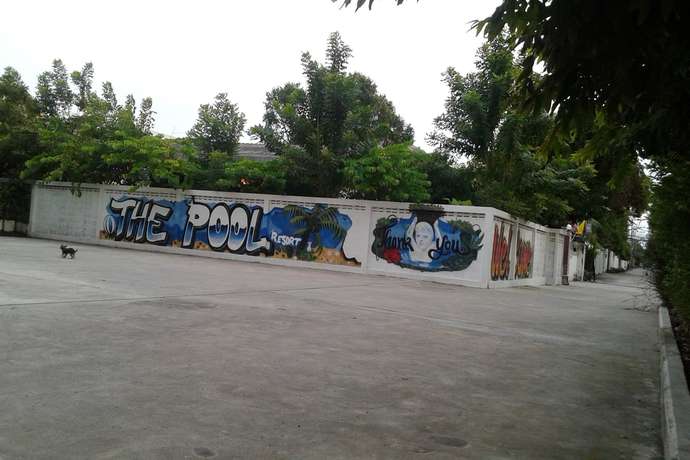 Imagen de los exteriores del Hotel The Pool Resort. Foto 14